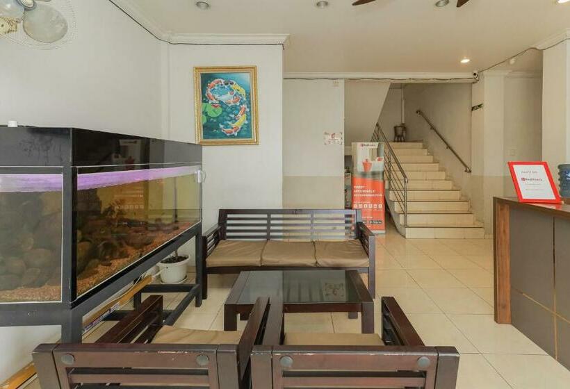 بنسيون Reddoorz Near T1 Juanda Airport