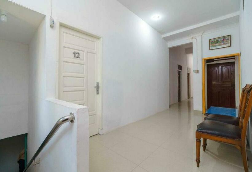 بنسيون Reddoorz Syariah Near Stasiun Kereta Api Kisaran