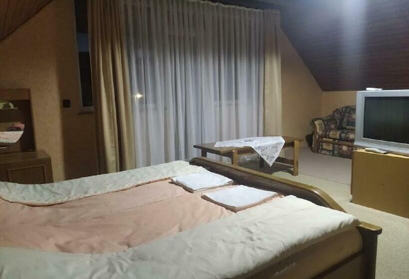 펜션 Szivárvány Vendégház