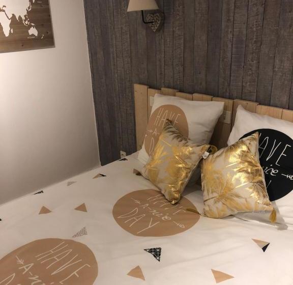Общежитие Auberge Des Platanes