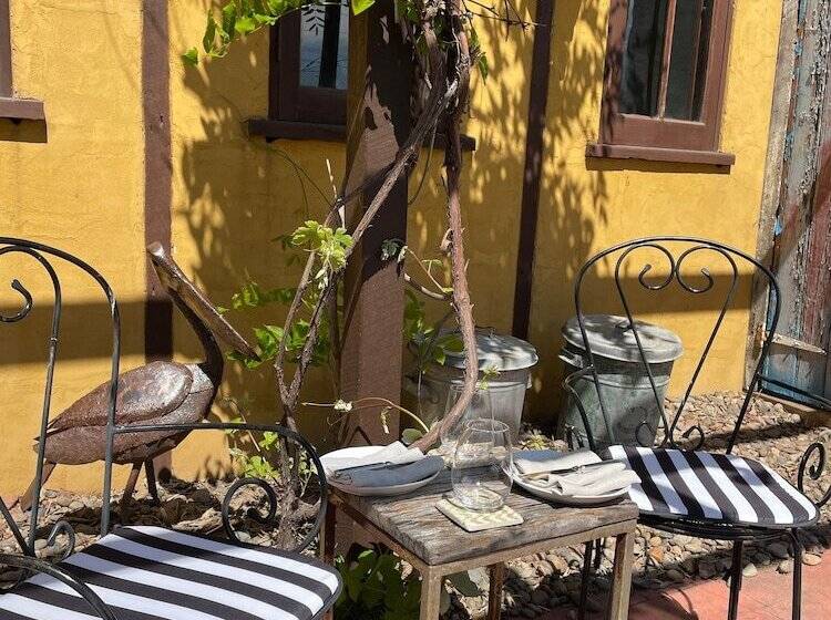 旅馆 The Table Guest House