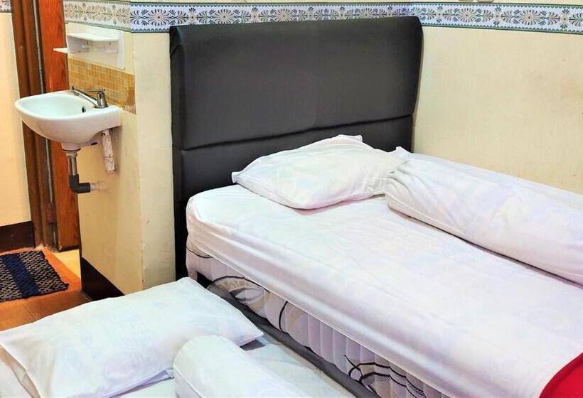 هتل Katawa Guest House Syariah