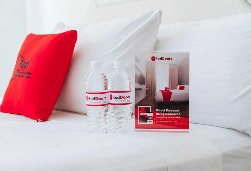 호텔 Reddoorz Syariah @ Raya Ponorogo