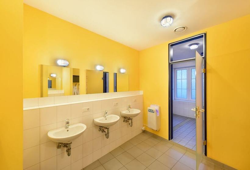 Bed Nbudget Expo Hostel Rooms