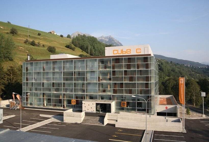 ホテル Cube Savognin