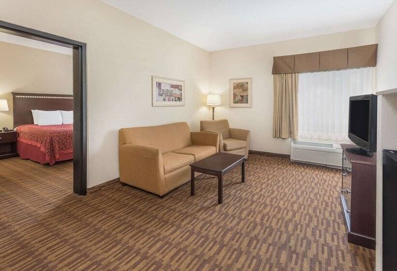 هتل Days Inn By Wyndham Semmes Mobile