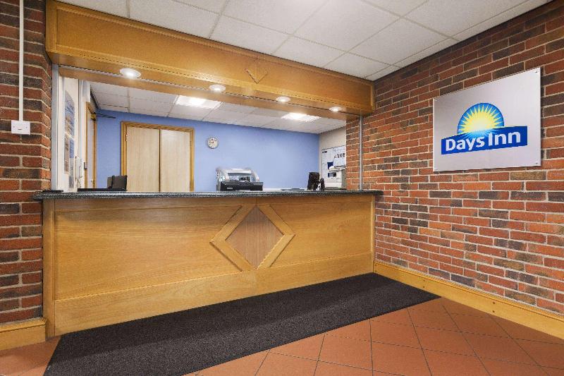 Отель Days Inn By Wyndham Sevenoaks Clacket Lane