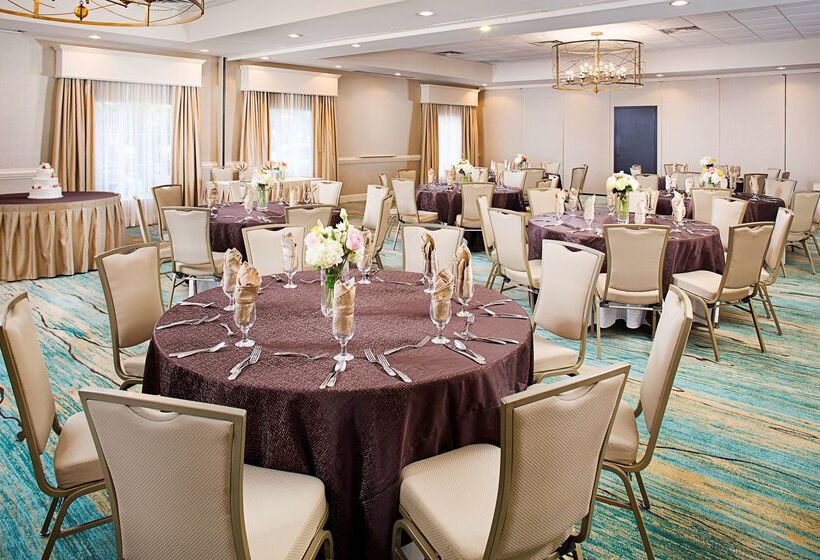 هتل Embassy Suites By Hilton Destin Miramar Beach