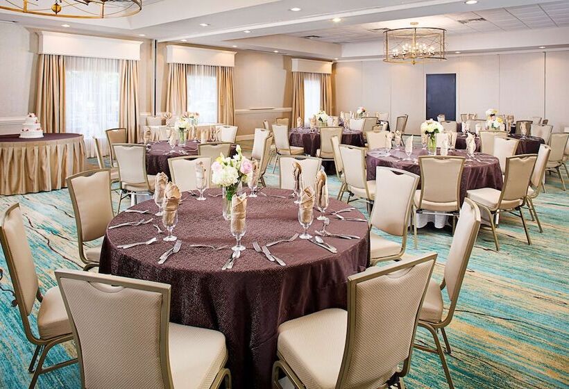 هتل Embassy Suites By Hilton Destin Miramar Beach
