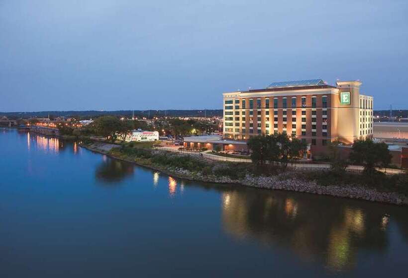 هتل Embassy Suites By Hilton E Peoria Riverfront Conf Center
