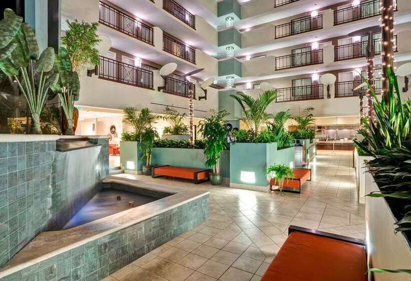 فندق Embassy Suites By Hilton Fort Myers Estero