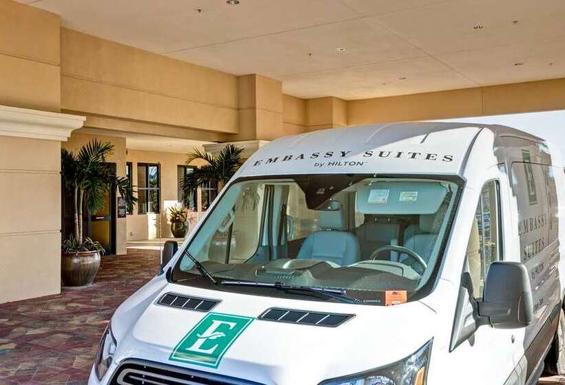 فندق Embassy Suites By Hilton Fort Myers Estero