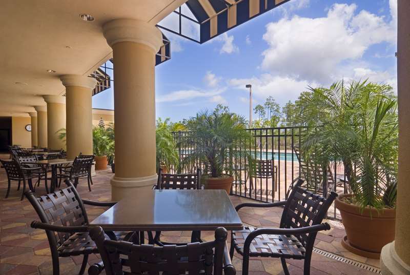 فندق Embassy Suites By Hilton Fort Myers Estero