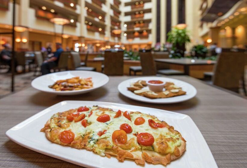 فندق Embassy Suites By Hilton St. Louis St. Charles