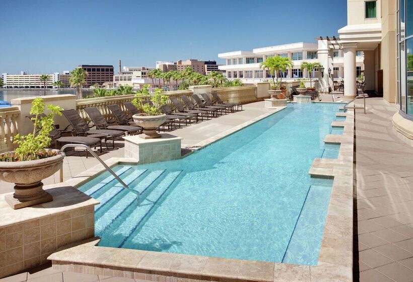 בית מלון כפרי Embassy Suites By Hilton Tampa Downtown Convention Center