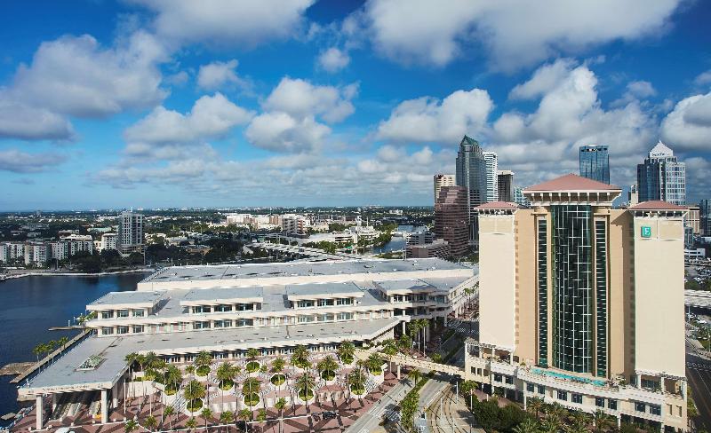 בית מלון כפרי Embassy Suites By Hilton Tampa Downtown Convention Center