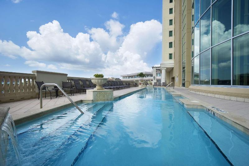 בית מלון כפרי Embassy Suites By Hilton Tampa Downtown Convention Center