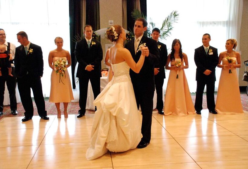 فندق Embassy Suites By Hilton Fort Myers Estero