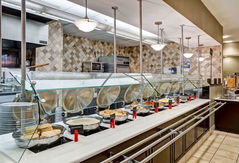 فندق Embassy Suites By Hilton Fort Myers Estero