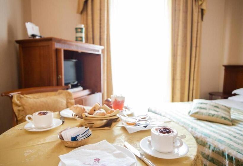 هتل Excelsior Palace