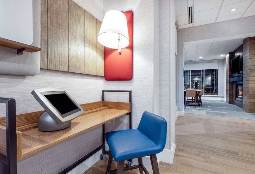 هتل Hilton Garden Inn Albuquerque / Journal Center