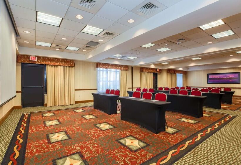 هتل Hilton Garden Inn Anchorage