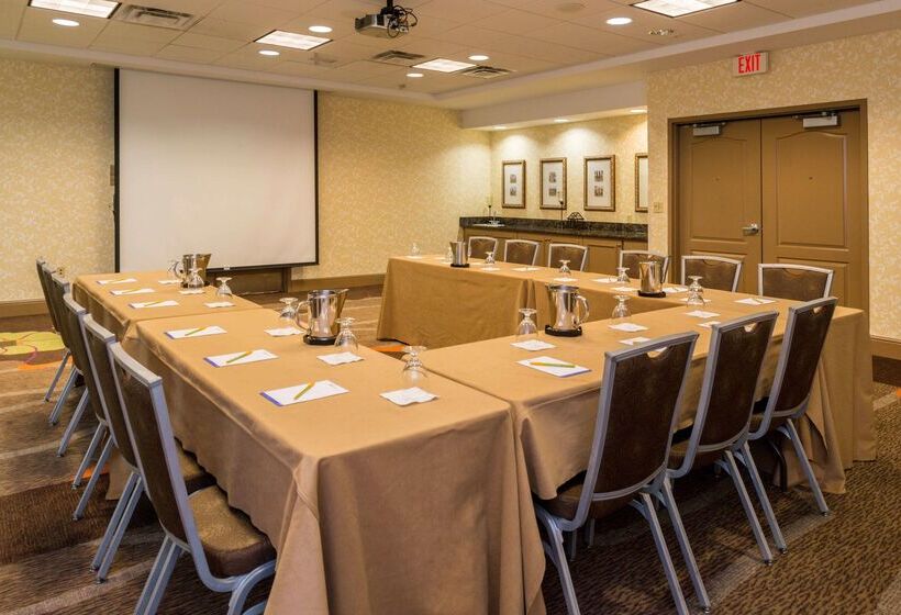 هتل Hilton Garden Inn Charlottesville