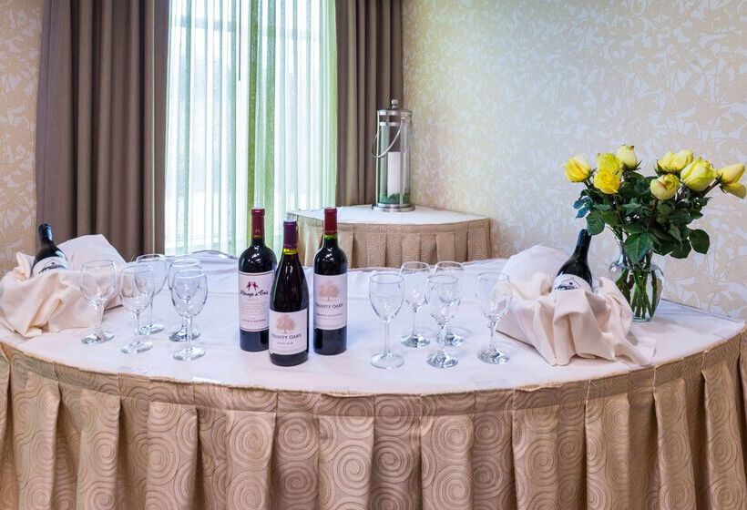 هتل Hilton Garden Inn Charlottesville