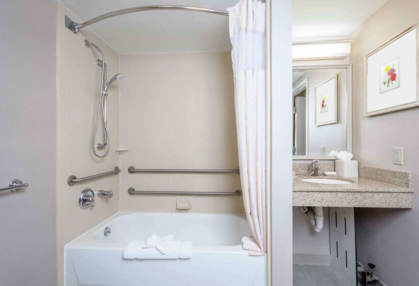 Отель Hilton Garden Inn Independence