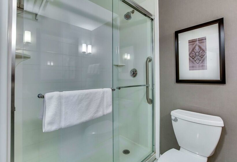 هتل Hilton Garden Inn Louisville/northeast