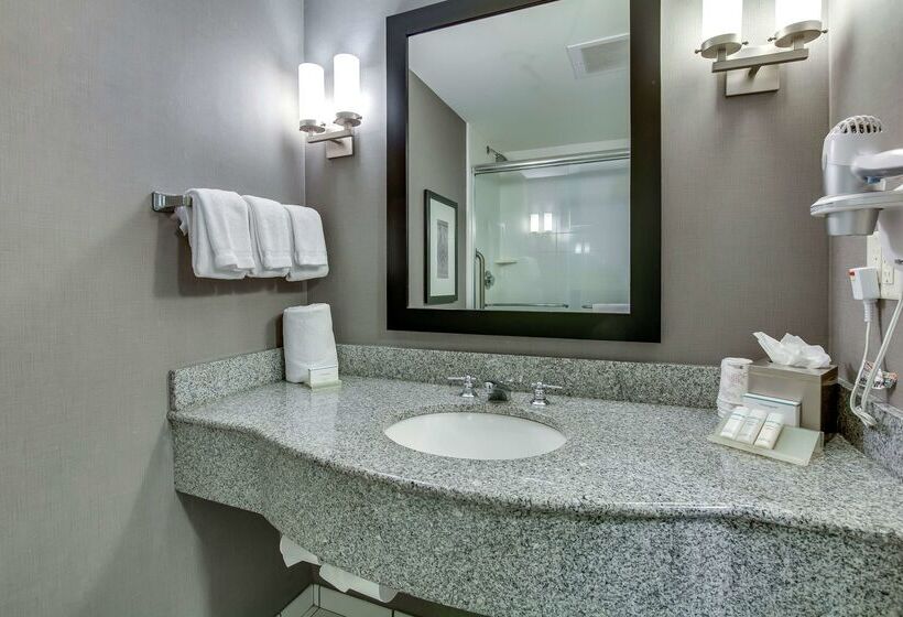 هتل Hilton Garden Inn Louisville/northeast