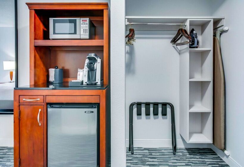 هتل Hilton Garden Inn Louisville/northeast