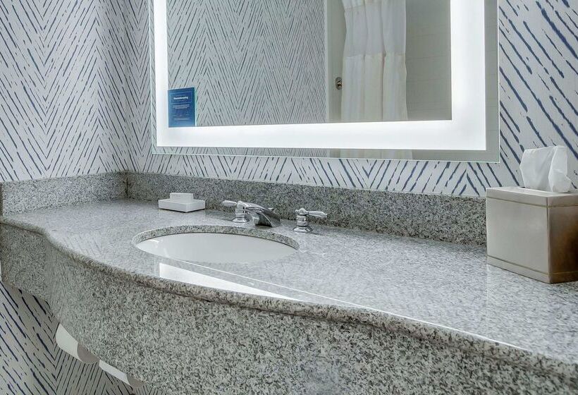 هتل Hilton Garden Inn Louisville/northeast