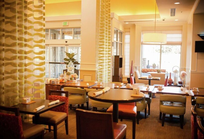 فندق Hilton Garden Inn Redding