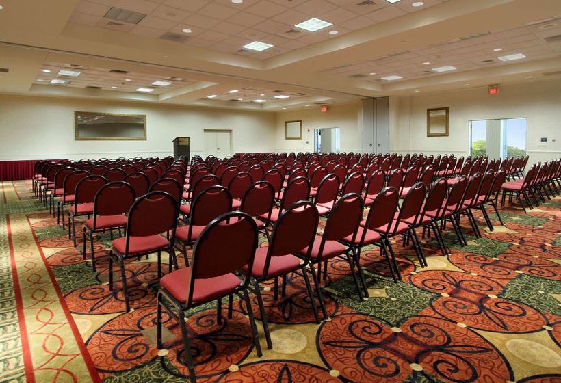 Отель Hilton Garden Inn St Charles