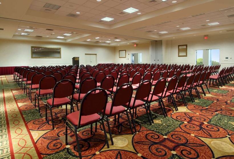 בית מלון כפרי Hilton Garden Inn St Charles