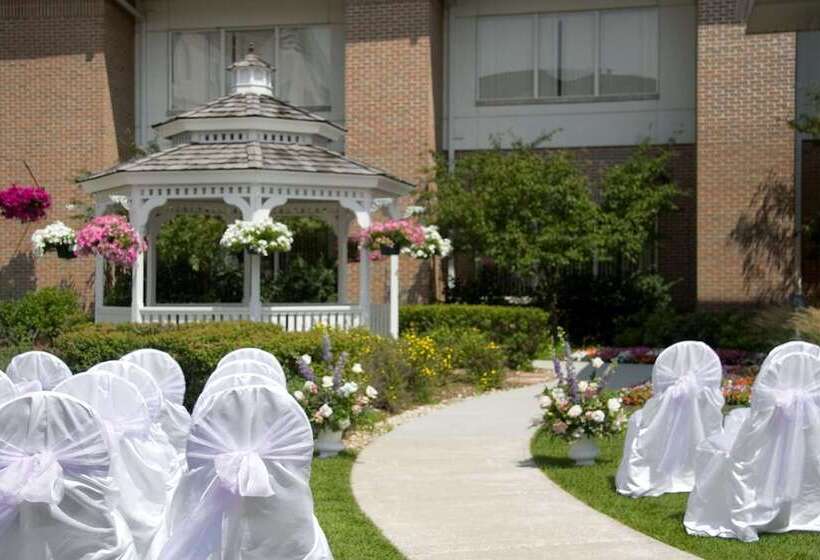 בית מלון כפרי Hilton Garden Inn St Charles