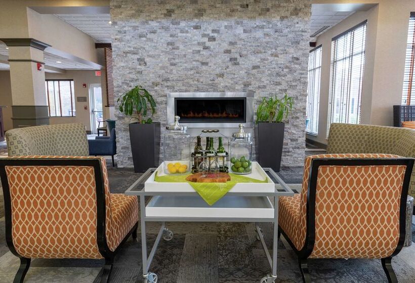 هتل Hilton Garden Inn Des Moines West