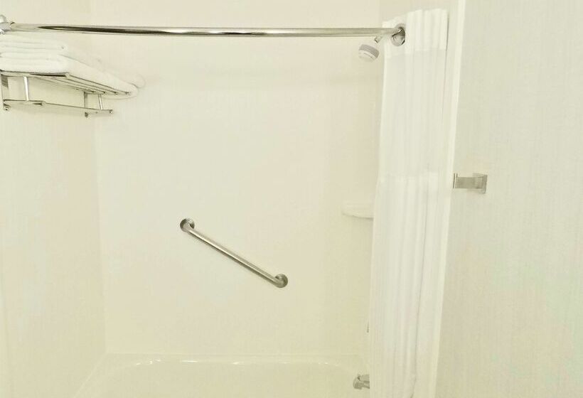 هتل Hilton Garden Inn Des Moines West