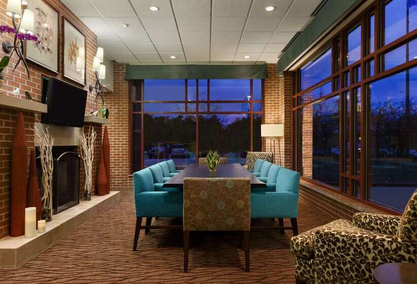 هتل Hilton Garden Inn Wisconsin Dells