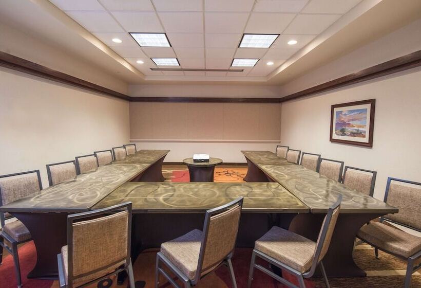 هتل Hilton Garden Inn Wisconsin Dells