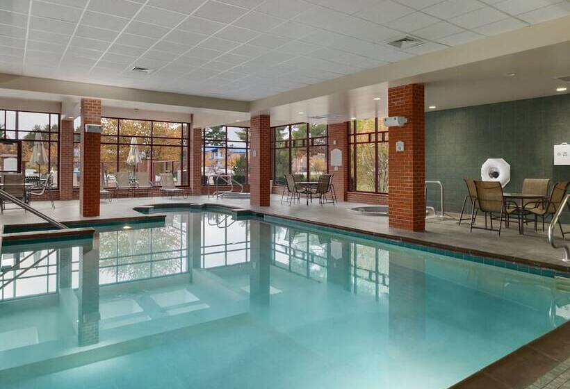 هتل Hilton Garden Inn Wisconsin Dells