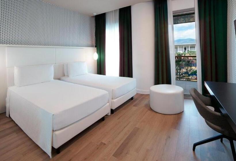 בית מלון כפרי Holiday Inn Nola   Naples Vulcano Buono, An Ihg