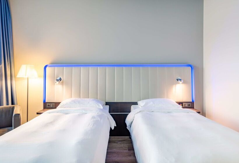 هتل Park Inn By Radisson Stuttgart