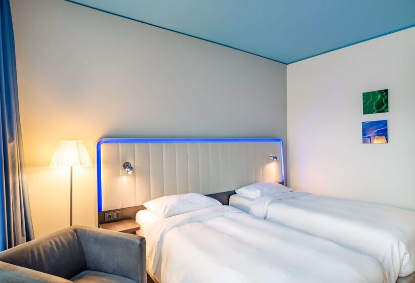 هتل Park Inn By Radisson Stuttgart
