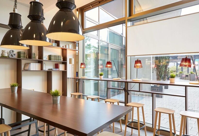 هتل Park Inn By Radisson Stuttgart