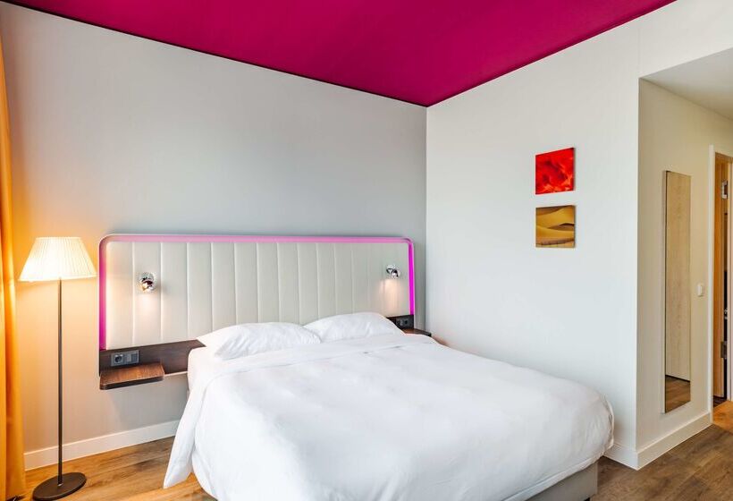 هتل Park Inn By Radisson Stuttgart