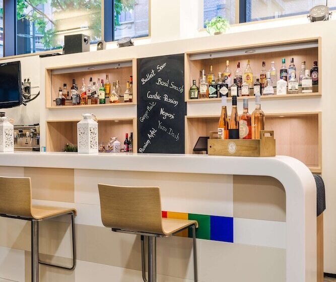هتل Park Inn By Radisson Stuttgart