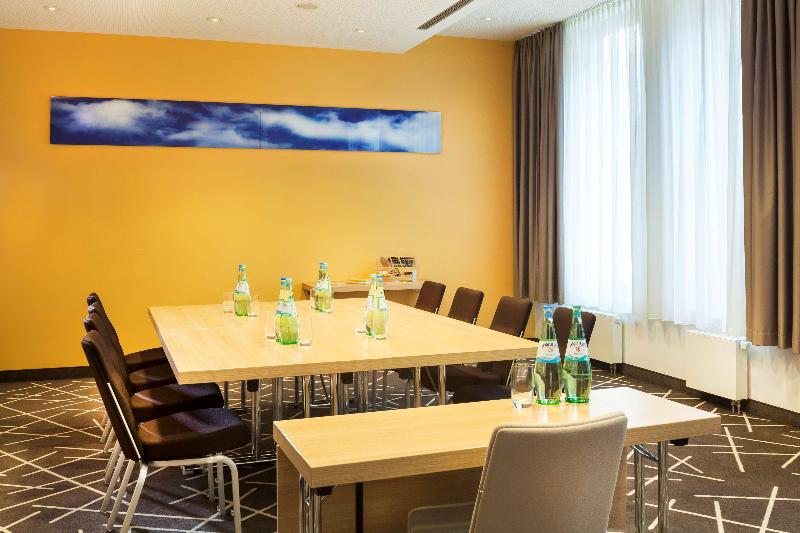 هتل Park Inn By Radisson Stuttgart