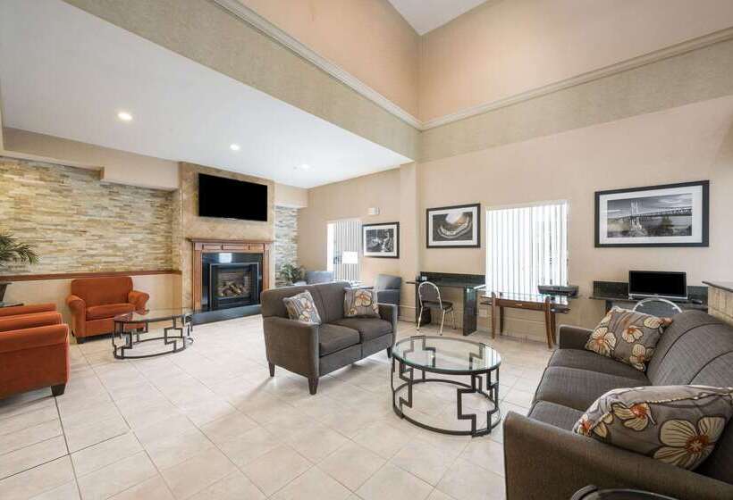 فندق Quality Inn & Suites Fishkill South Near I 84